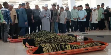 Suasana pilu kebumi empat sekeluarga kemalangan