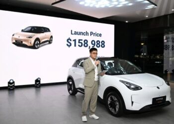 Proton e.MAS 5 dilancar di Singapura dengan harga kira-kira RM500,000