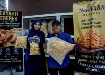 Rugi RM400,000 jual pakaian, suami isteri bangkit raih RM130,000 sebulan jual kerepek pisang
