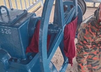 Tudung terbelit ‘roll gate’, kakitangan JPS maut