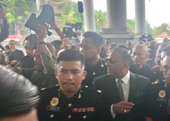 Saravanan tiba di mahkamah untuk pertuduhan rasuah