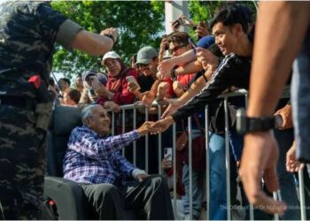 ‘Saya hadir untuk lihat sambutan rakyat’ – Tun M