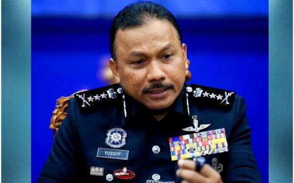 Wanita menyamar polis, perdaya pesara guru serah kad ATM dan barang kemas