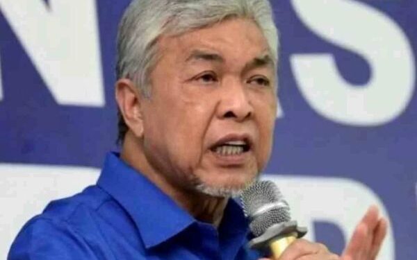 UMNO lancar kutipan tabung sumbangan, bantu Najib lunas denda RM50 juta – Ahmad Zahid