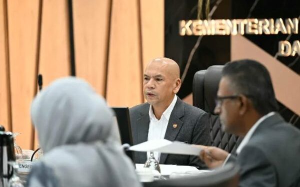 Kerajaan perhalusi lesen wajib platform e-dagang termasuk dari luar negara