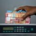 Rupiah jatuh menghampiri paras terendah dalam sejarah, pasaran saham merosot